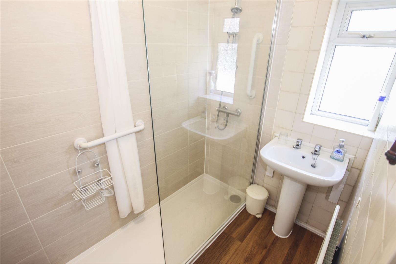 FIRST FLOOR SHOWER ROOM